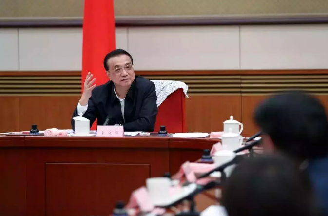 工程款有盼頭了！李克強：抓緊解決政府部門和國有企業(yè)拖欠民營企業(yè)賬款問題.png