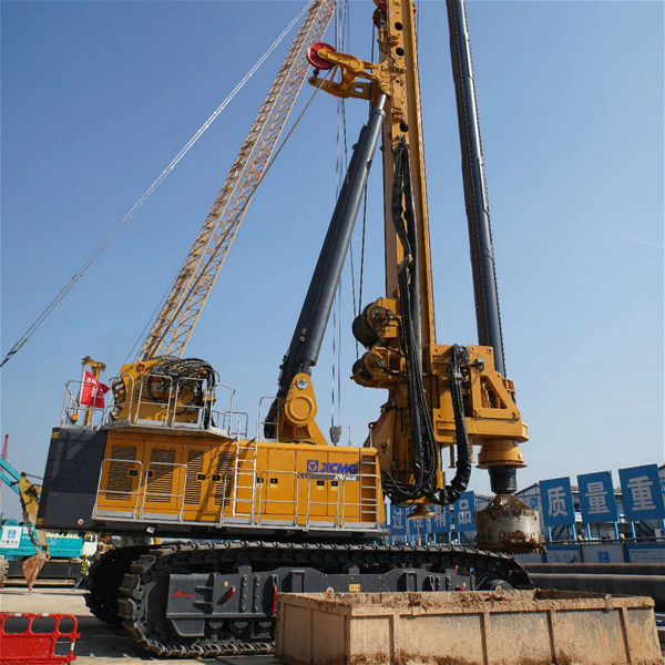 158MPa硬巖旋挖機施工，徐工XR400D.jpg